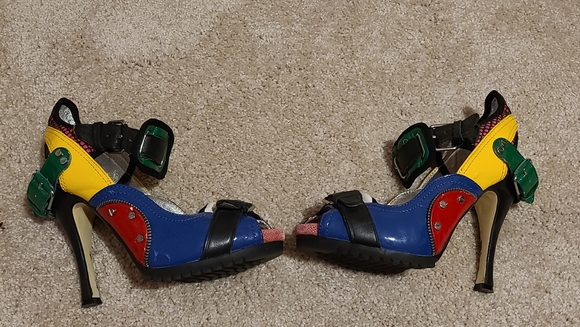 Steve Madden Shoes - Steve Madden Mulricolored Heels sz 6